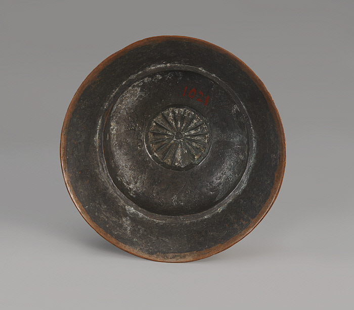 Pair of Covered Dishes Slider Image 6